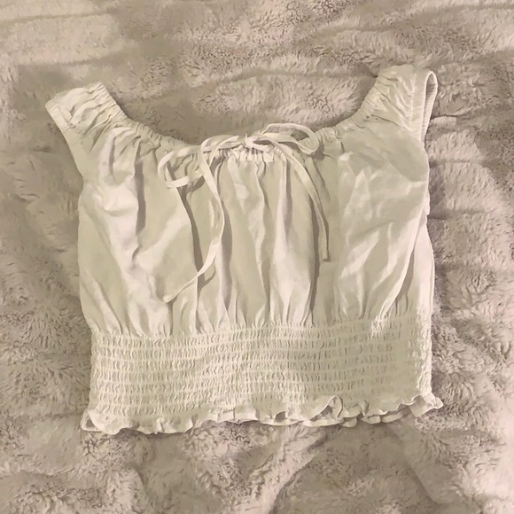 NWOT Brandy Melville baby doll tie scrunched cropped shirred tank top (white)